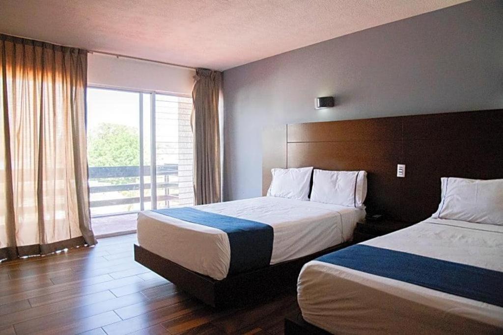 Hotel Portonovo Plaza Expo Zapopan Exterior photo